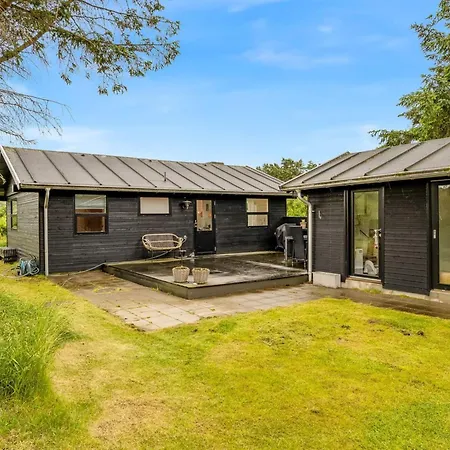 Mintha - 400m From The Sea By Interhome